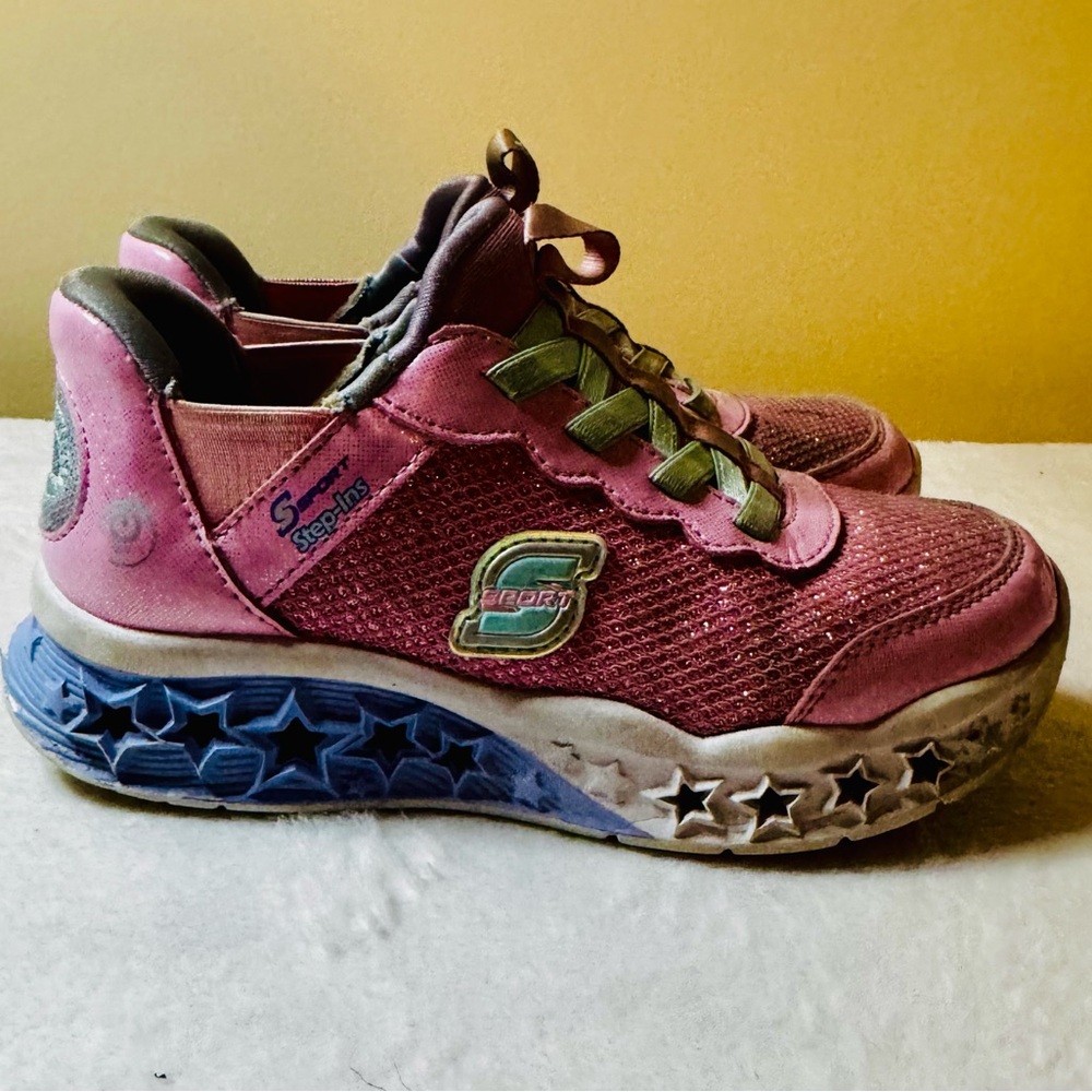 Skechers Light Up Girls Size 13 Slip On Pink Athletic Shoes